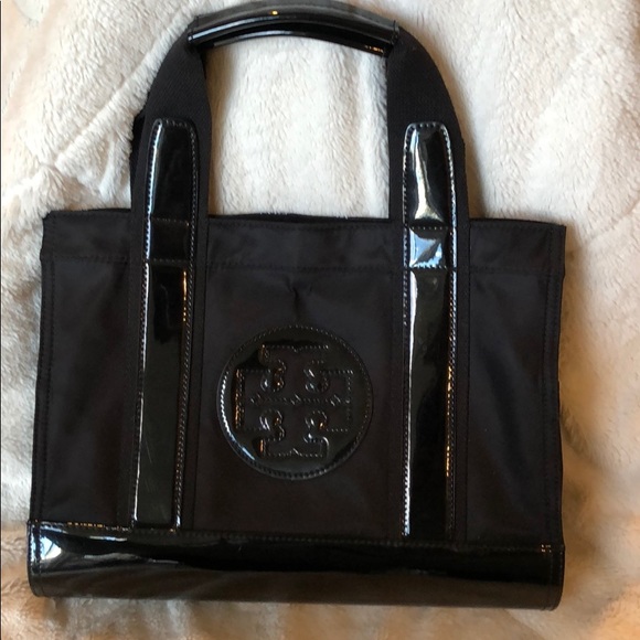 Tory Burch Handbags - Tory Burch Hand bag/ purse
